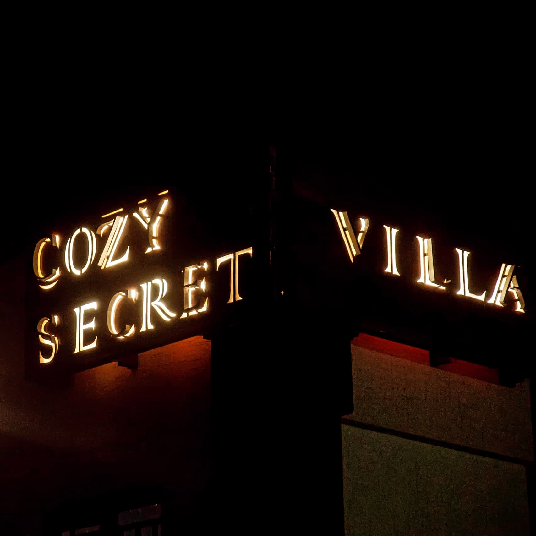 Cozy Secret Villa at night